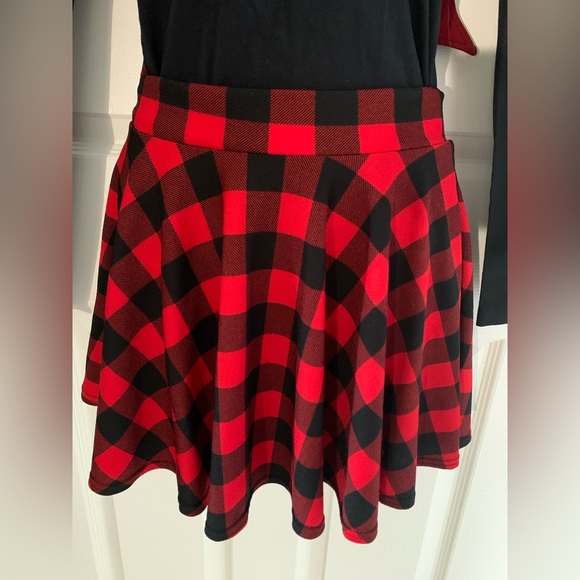 Red and Black Plaid Urban CoCo Stretchy Flared Mini Skater Skirt Size Small - Picture 2 of 8